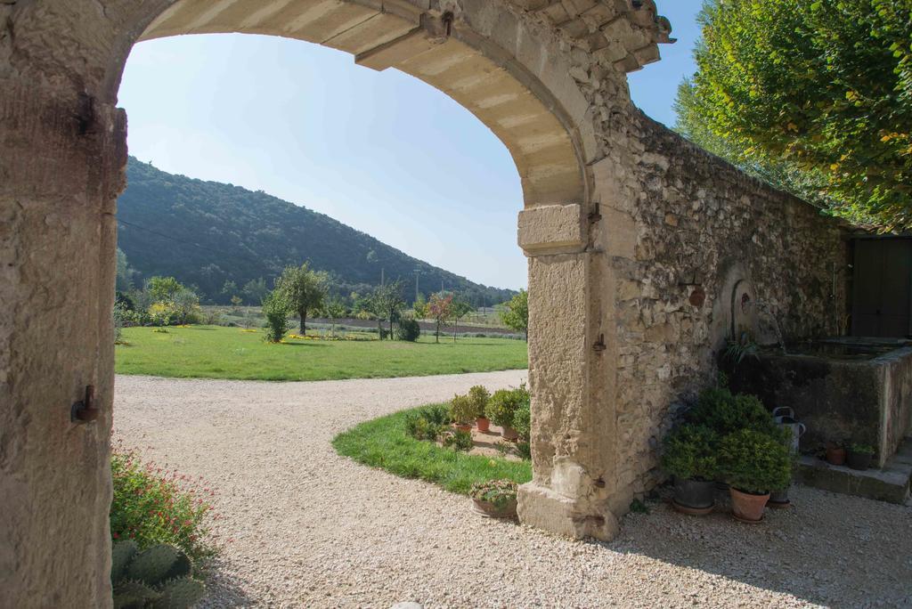 Le Mas De La Fontaine Bed & Breakfast Le Pegue Exterior photo