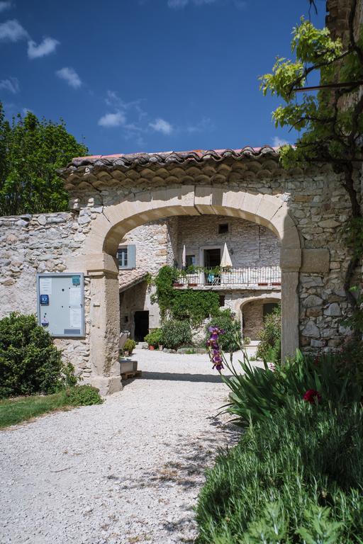 Le Mas De La Fontaine Bed & Breakfast Le Pegue Exterior photo